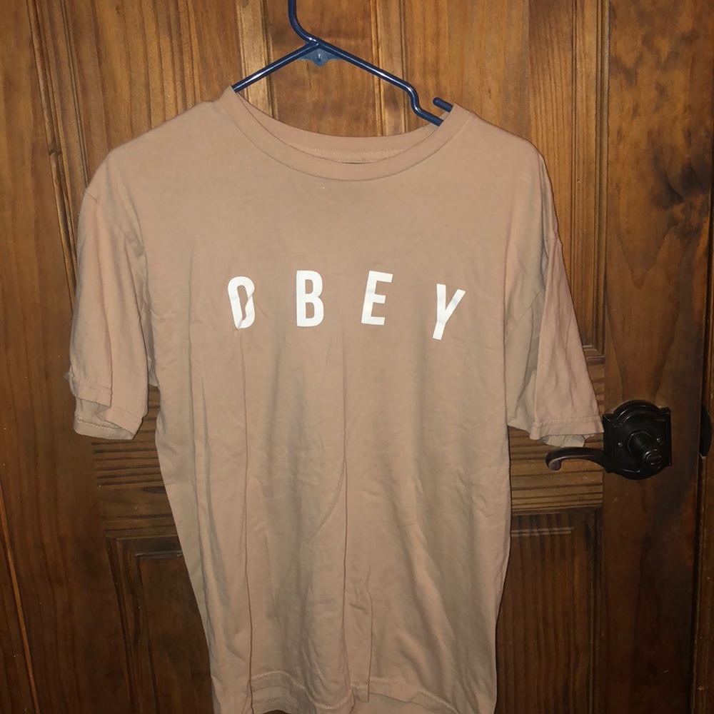 Obey t shirt